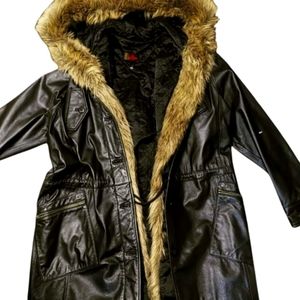 Danier Leather Jacket | Clover NL | Free Local Delivery | 10 tops for 50$